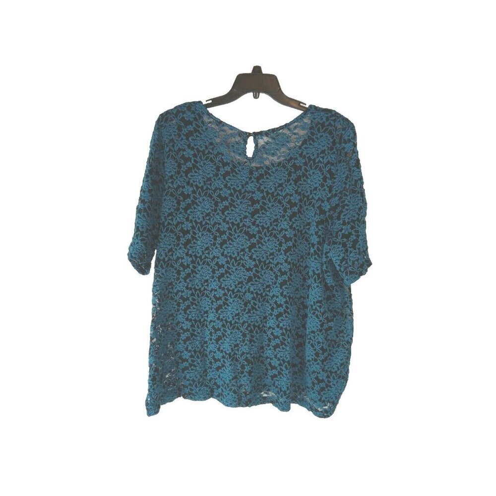 Catherine  Women's Blue Floral Embroidered  Round Neck Pullover Top Sz 1X
